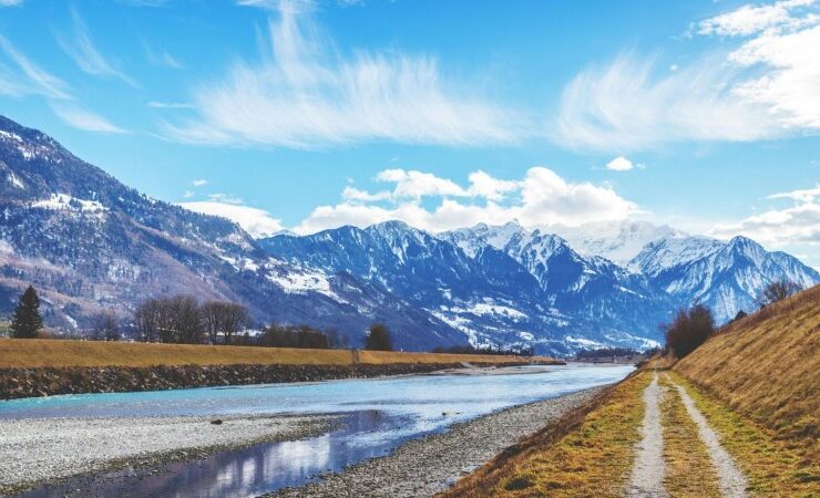 Sebastian Vetter und Schönheitschirurg Dr. Thomas Vogel entdecken die Rheinschlucht