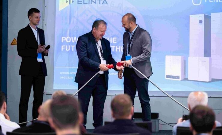 Markteintritt im Baltikum: FENECON und Elinta feiern Inbetriebnahme der Referenzanlage in Litauen
