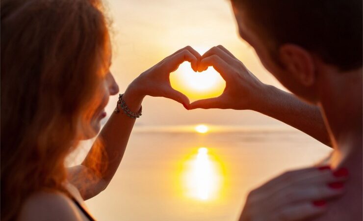 Flirten mit 40+ – Bettbeziehung Erfahrungen zeigen, warum Online-Dating in der Lebensmitte besonders gut funktioniert